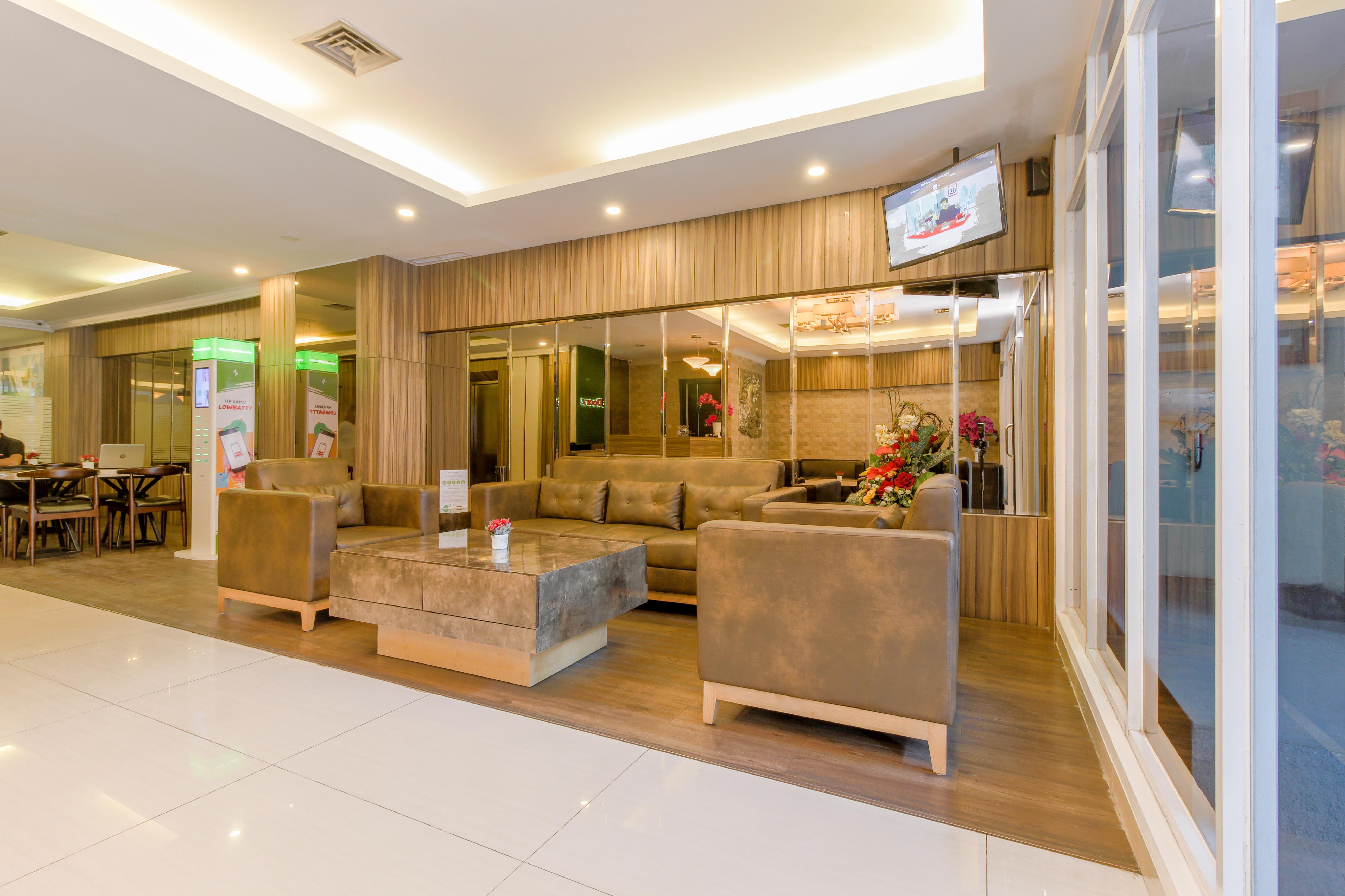 Reddoorz Plus @ Thamrin Hotel Jakarta Bagian luar foto